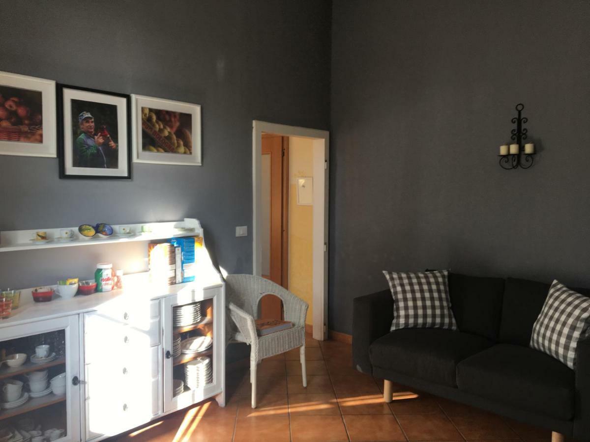 Via Bruno Rossi 23 Bed & Breakfast Ambrogio ภายนอก รูปภาพ